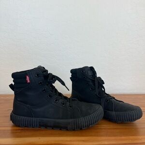 Levi's Black Casual High-Tops